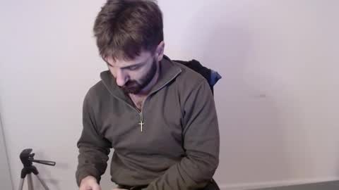 Snapshot of hairy_superman chatting on 02/22/26, 01:18 hairy_superman online show from 02/22/26, 01:18