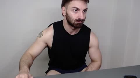 Snapshot of hairy_superman chatting on 04/05/26, 03:47 hairy_superman online show from 04/05/26, 03:47