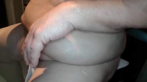 hairyarmpit_lover_1970 online show from 11/28/25, 07:00