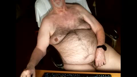 hairybear813 online show from 05/18/26, 11:43