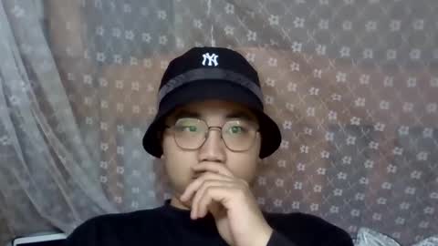 Snapshot of hairycol66 chatting on 01/12/25, 04:10 hairycol66 online show from 01/12/25, 04:10