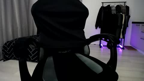 Adam online show from 10/05/25, 08:07