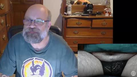 HairyDaddyBear69 online show from 11/22/25, 04:00