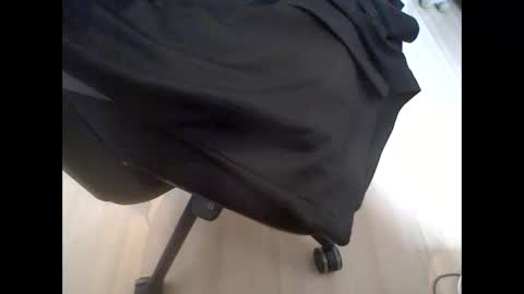 Snapshot of hairyman007 chatting on 01/08/25, 10:48 hairyman007 online show from 01/08/25, 10:48
