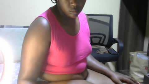 Snapshot of hairypussybigassy001 chatting on 12/28/24, 06:29 hairypussybigassy001 online show from 12/28/24, 06:29