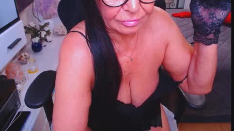 Snapshot of hairypussygranny chatting on 09/27/25, 07:35 Monika online show from 09/27/25, 07:35