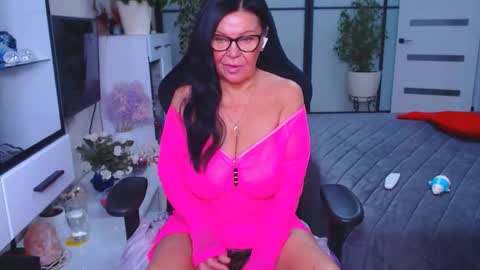 Snapshot of hairypussygranny chatting on 11/16/25, 08:31 Monika online show from 11/16/25, 08:31