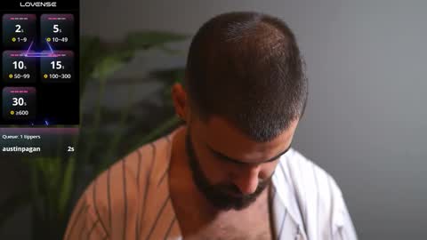 Snapshot of hairyrobxxx chatting on 09/27/25, 05:29 HairyRobXxX online show from 09/27/25, 05:29