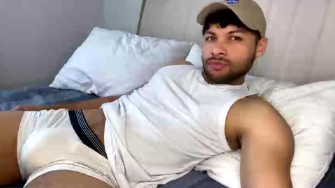 Independent       model  online show from 02/24/25, 03:53