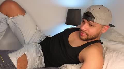 Independent       model  online show from 11/08/25, 01:39