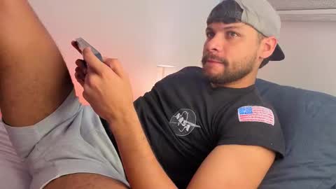 Independent       model  online show from 01/14/26, 09:09