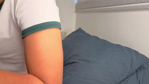 Independent       model  online show from 02/01/26, 09:35