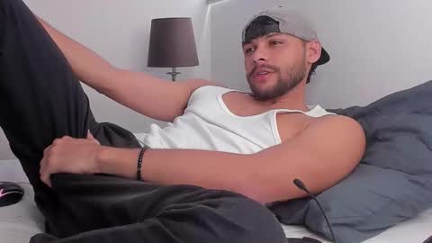 Independent       model  online show from 02/23/26, 09:45