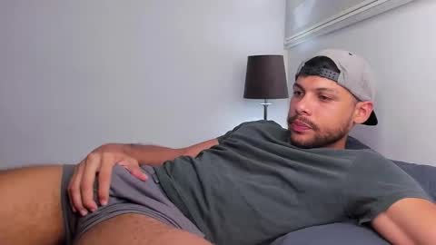 Independent       model  online show from 04/23/26, 11:18