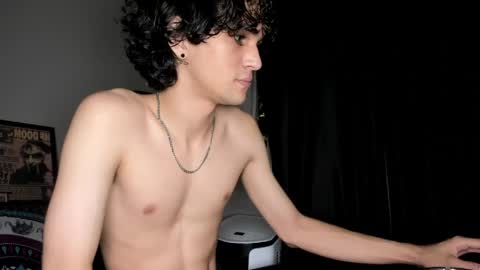 Snapshot of halan_jr chatting on 04/27/26, 09:40 halan online show from 04/27/26, 09:40