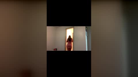 Snapshot of haleysunshinee chatting on 06/06/26, 12:38 Haleysunshinee online show from 06/06/26, 12:38