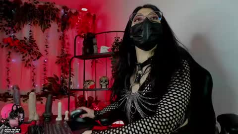 halley_ravenn online show from 05/05/26, 08:39