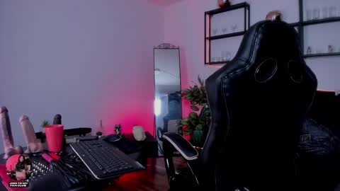 halley_ravenn online show from 05/20/26, 09:21