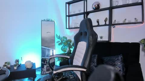 halley_ravenn online show from 06/04/26, 08:48