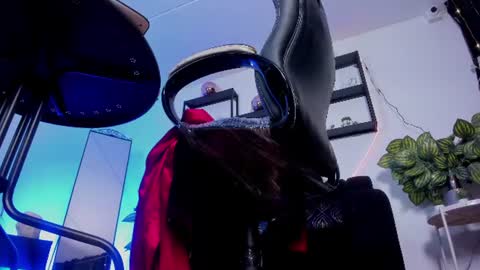 halley_ravenn online show from 06/14/26, 02:24