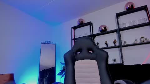halley_ravenn online show from 06/15/26, 08:33