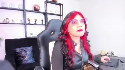 halley_ravenn online show from 06/19/26, 08:45