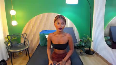 Halley Lorens online show from 09/26/25, 07:07