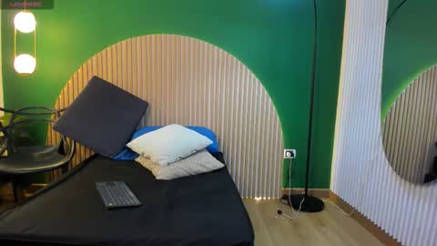 Halley Lorens online show from 11/20/25, 07:30