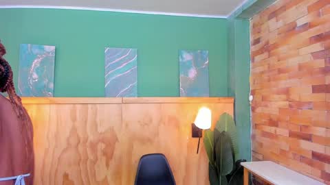 Halley Lorens online show from 04/02/26, 12:03