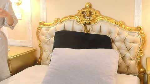 Hallie Stone online show from 03/21/26, 12:10