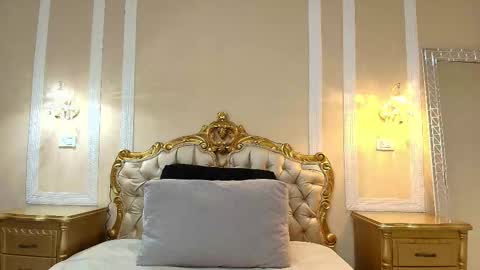 Hallie Stone online show from 03/31/26, 12:05