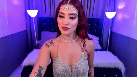 Snapshot of hallsred_rh chatting on 12/21/24, 10:51 Halls Red online show from 12/21/24, 10:51