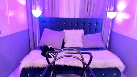 Snapshot of hallsred_rh chatting on 01/09/25, 12:35 Halls Red online show from 01/09/25, 12:35