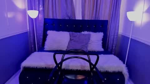 Snapshot of hallsred_rh chatting on 01/24/25, 09:05 Halls Red online show from 01/24/25, 09:05