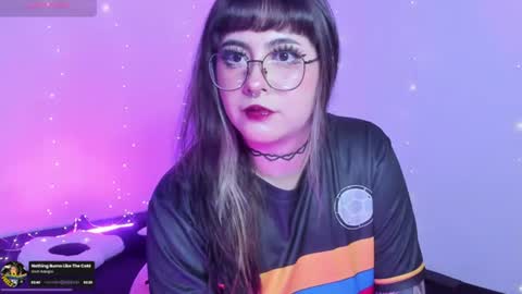 Snapshot of hallucigenia_sparza chatting on 06/17/26, 10:00 Hallu online show from 06/17/26, 10:00