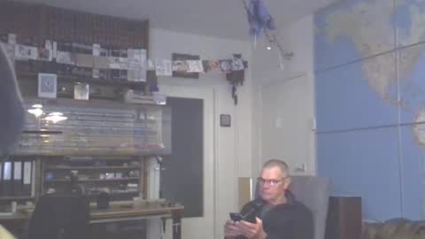 Snapshot of hamto65 chatting on 02/15/25, 06:55 Prefer men 80 online show from 02/15/25, 06:55