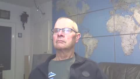 Snapshot of hamto65 chatting on 03/06/25, 10:15 Prefer men 80 online show from 03/06/25, 10:15