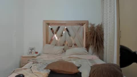 Hana Montes- online show from 01/13/25, 02:07