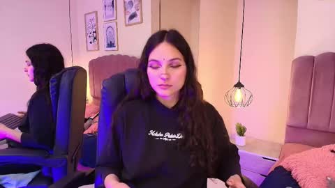 hanabie_ online show from 02/01/26, 03:16