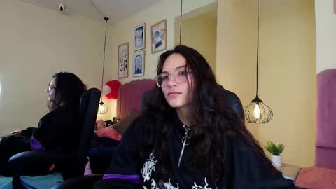 hanabie_ online show from 02/27/26, 03:50