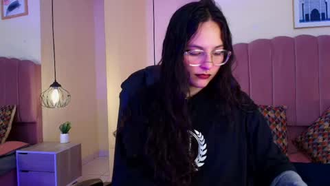 hanabie_ online show from 05/02/26, 04:39