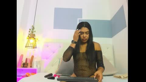 hanah_gray online show from 02/11/25, 11:21