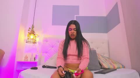 hanah_gray online show from 02/19/25, 11:28