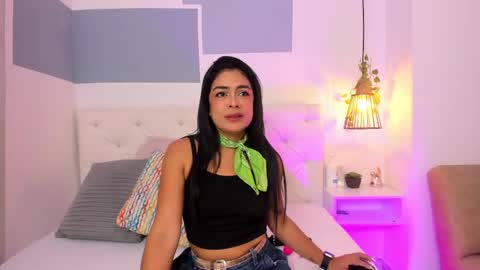 hanah_gray online show from 03/10/25, 11:21