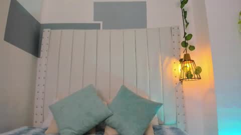 hanah_gray online show from 10/13/25, 11:10