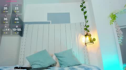 hanah_gray online show from 10/19/25, 11:11