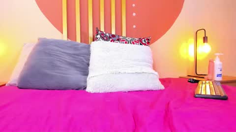 HANAH  online show from 02/25/25, 01:39