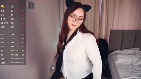 Snapshot of hanalif chatting on 09/19/25, 06:37 Blair and Ethel online show from 09/19/25, 06:37