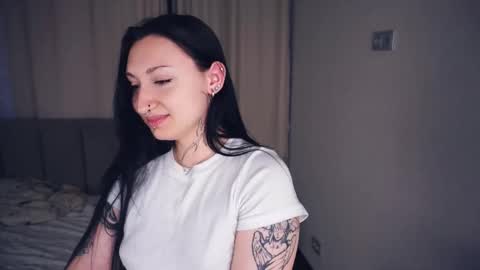 Snapshot of hanalif chatting on 10/22/25, 06:35 Blair and Ethel online show from 10/22/25, 06:35