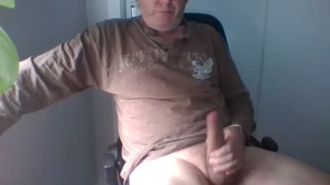 Snapshot of hand_ball_32 chatting on 07/20/26, 10:56 hand_ball_32 online show from 07/20/26, 10:56